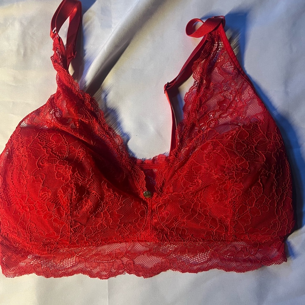 SOLD NEW PEARL by VENUS Red Lace Wireless Bralette with Longline Silhouette - Picture 3 of 7